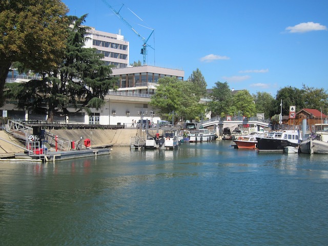 Nogent sur marne ponton carburants.jpeg